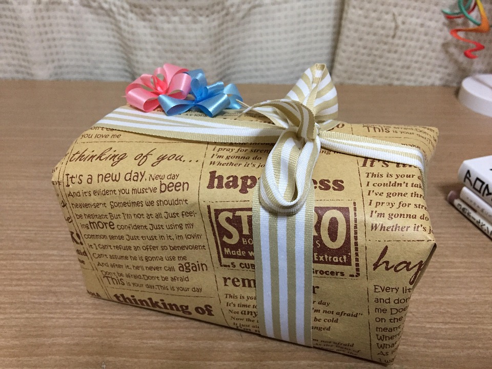 gift-1929196_960_720
